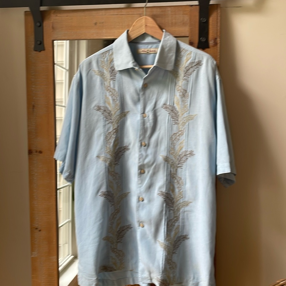 Tommy Bahama Embroidered Camp Shirt Size M
